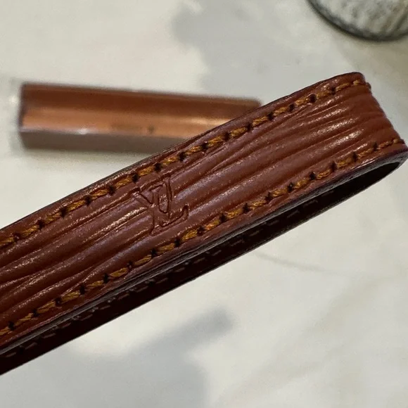 Louis Vuitton Brown Leather Key Holder with Gold Lock - Picture 6 of 8